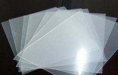 一边是需求端新能源车企加码电池自研