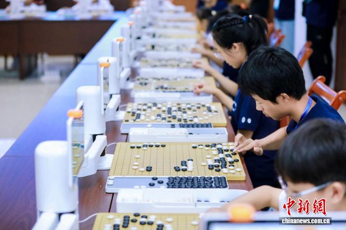 2025青少年人工智能围棋交流赛在祁门启幕，AI对