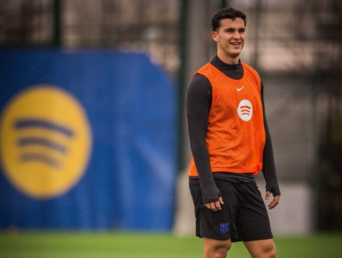 巴萨青训新星科尔特斯续约至2028年，成后防中坚