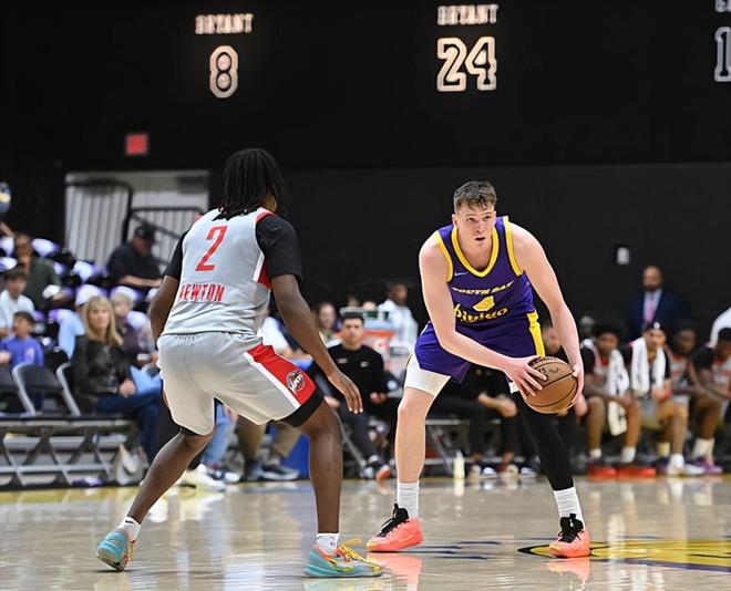 南湾湖人横扫毒蛇晋级西部决赛 克内克特24+13展