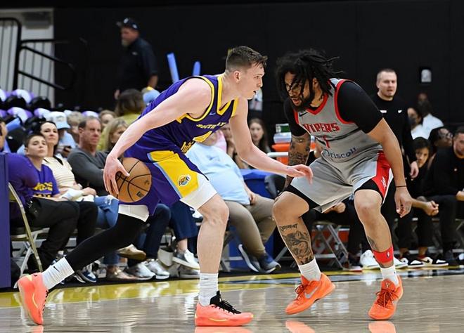 南湾湖人横扫毒蛇晋级西部决赛 克内克特24+13展